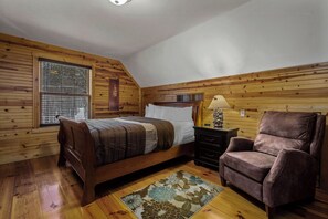 2 bedrooms - Cherry Ridge Retreat Still Waters - Hocking Hills Romantic Cabin with hot tub and fire place! (New Plymouth)