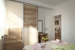 Apartment (2)