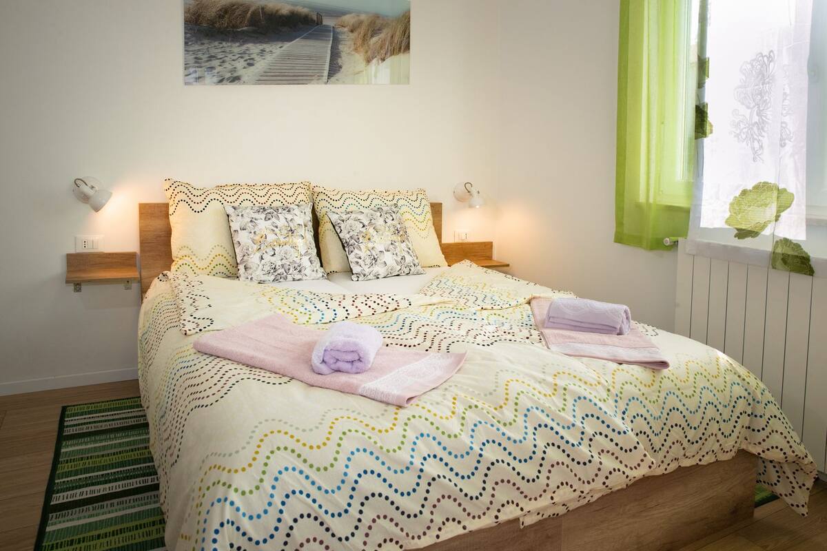 Apartment (1) | Cots/infant beds, free WiFi
