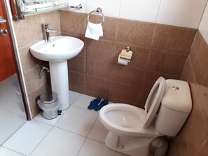 Dusche, Handtücher, Seife, Toilettenpapier