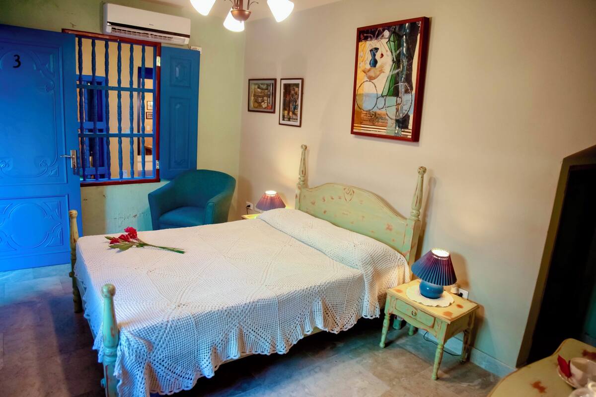 Elite Double Room, 1 Queen Bed, Courtyard View