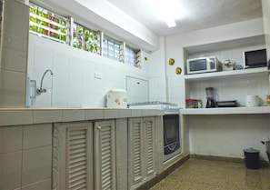 Frühstück (5 USD pro Person)