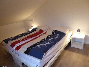 3 slaapkamers, een strijkplank/strijkijzer, reisbedje, wifi