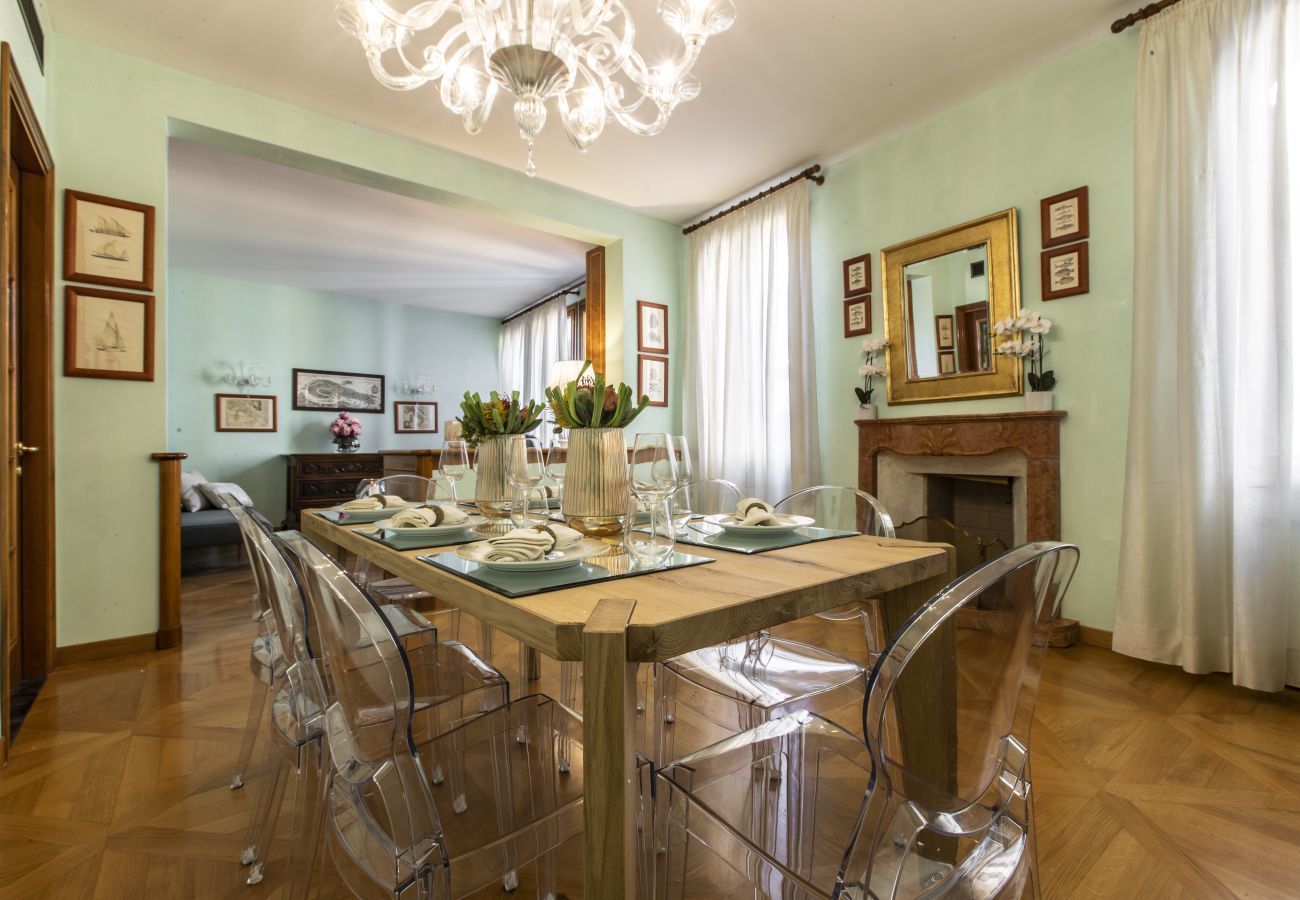 Apartment, 2 Schlafzimmer | Essbereich im Zimmer