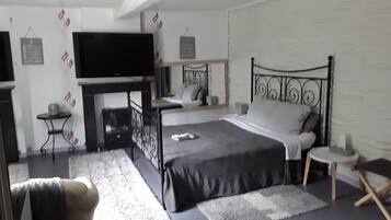 Double Room | Individually decorated, individually furnished, rollaway beds, free WiFi