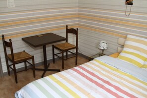 Standard Double Room | Individually decorated, individually furnished, rollaway beds, free WiFi - Le Chanteraine (Profondeville)