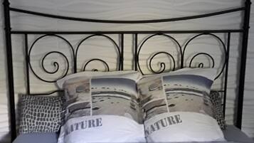 Doppelzimmer | Individuell dekoriert, individuell eingerichtet, Zustellbetten
