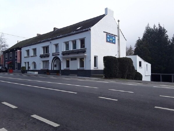 Front of property - Le Chanteraine (Profondeville)