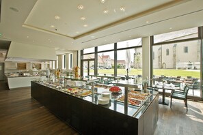 Daily continental breakfast for a fee - Poststation zum Alten Forstamt (Morschen)