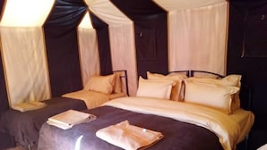 Tent (Double) | Blackout drapes, bed sheets - Merzouga Camp Nomad (Taouz)
