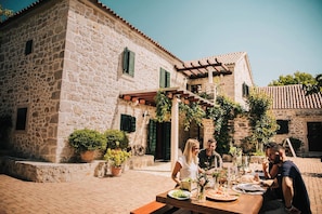 Fachada de la propiedad