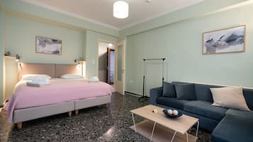 Apartemen, 2 kamar tidur, teras (1) | Area keluarga | Smart TV 32-inci dengan saluran TV satelit dan Netflix