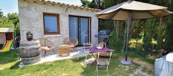 Awesome home in Ste Cecile les Vignes