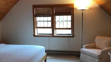 2 habitaciones, tabla de planchar con plancha y cuna de viaje