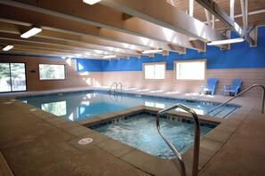 Indoor pool, a heated pool - Easy access to skiing & downtown Breck. Pool + hot tub. Family friendly. (Breckenridge)