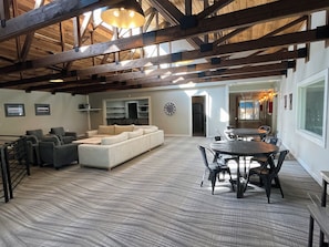 Interior - Easy access to skiing & downtown Breck. Pool + hot tub. Family friendly. (Breckenridge)
