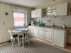 Fridge, microwave, oven, coffee/tea maker