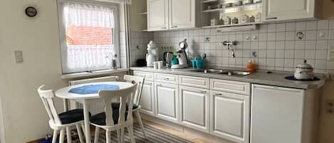 Fridge, microwave, oven, coffee/tea maker
