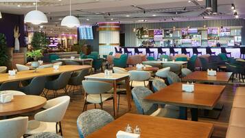 Breakfast, lunch and dinner served