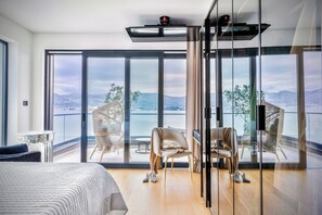 8 Schlafzimmer, Zimmersafe, Schreibtisch, schallisolierte Zimmer