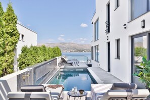 AuĂenpool, beheizter Pool