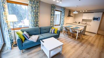 Apartment (3) | Laptop workspace, iron/ironing board, free WiFi, bed sheets