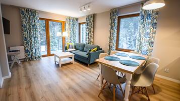 Apartment (3) | Laptop workspace, iron/ironing board, free WiFi, bed sheets