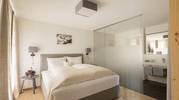 Lejlighed - 1 soveværelse - balkon (Cleaning Fee EUR 70,00) | Individuelt design, individuel indretning