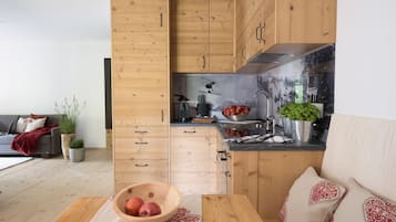 Lejlighed - 1 soveværelse - balkon (Cleaning Fee EUR 70,00) | Privat køkken | Ovn, kogeplade, opvaskemaskine, espressomaskine