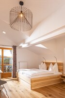 Quarto casal | Cofres nos quartos, berços (sobretaxa), Wi-Fi de cortesia, roupa de cama