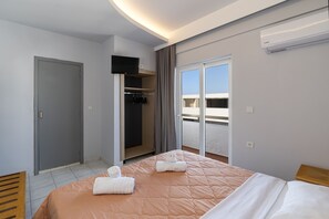 Premium bedding, memory foam beds, blackout drapes, soundproofing - N E P center Hotel Rodos (Rhodes)