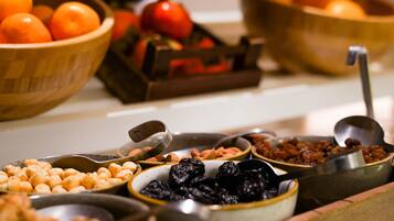 Daily continental breakfast (EUR 20 per person)