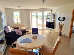 TV - Vacation apartment Meerliebe (Brodersby)