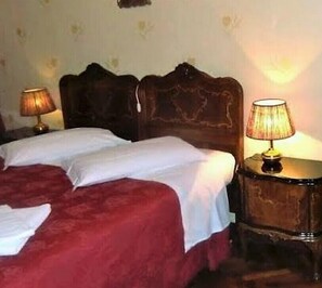 Rollaway beds, free WiFi, bed sheets - Hotel Sara (Turin)