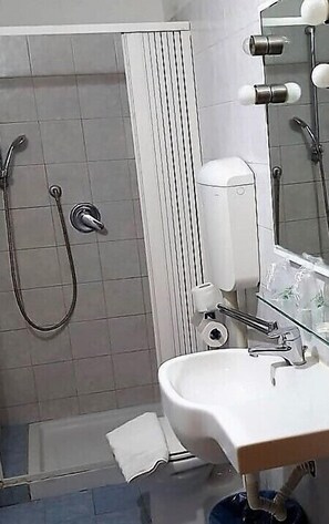 Bathroom - Hotel Sara (Turin)