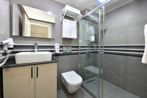 Standard Suite, Kitchen | Bathroom - Sea Moon Hotel (Istanbul)