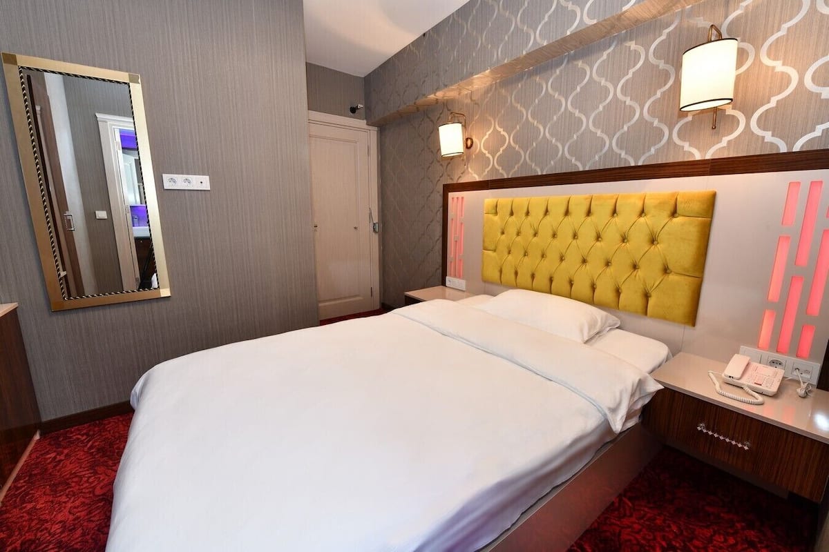 1 bedroom, in-room safe, desk, free WiFi