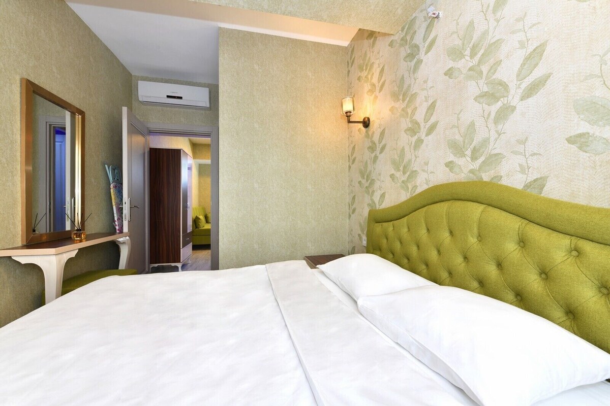 In-room safe, desk, free WiFi, bed sheets