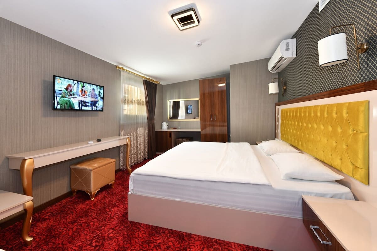 1 bedroom, in-room safe, desk, free WiFi