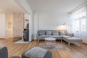 Luokittelematon kuva, 5 kautta 22, painike