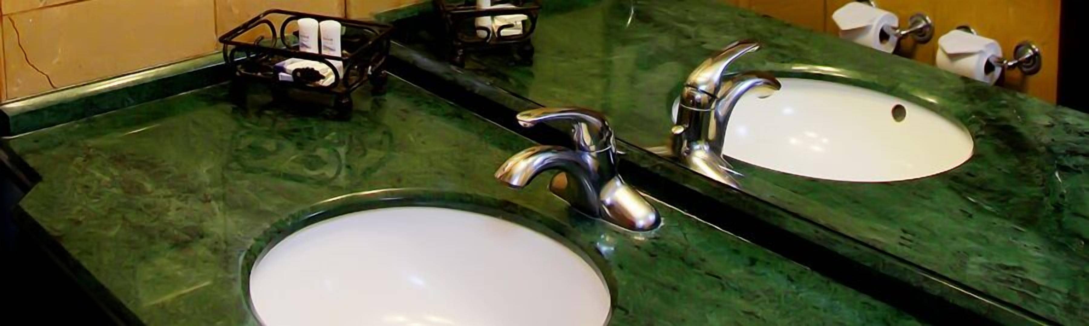 shower, rainfall showerhead, free toiletries, hair dryer