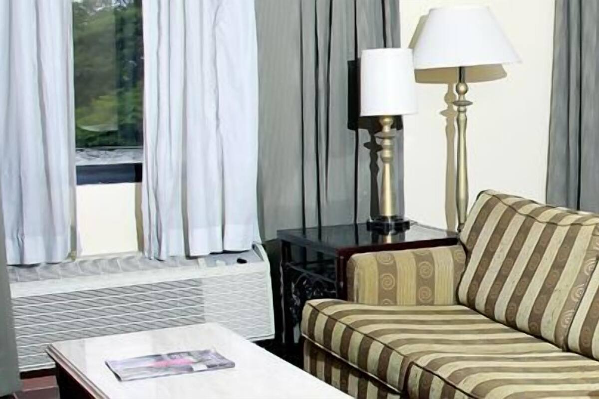 Suite – standard | Oppholdsomr åde | Flatskjerm-TV