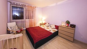 Unclassified image, 4 of 14, button - Family apartment (Prague)