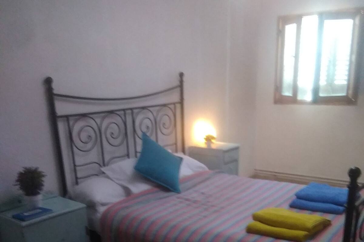 6 bedrooms, individually decorated, individually furnished