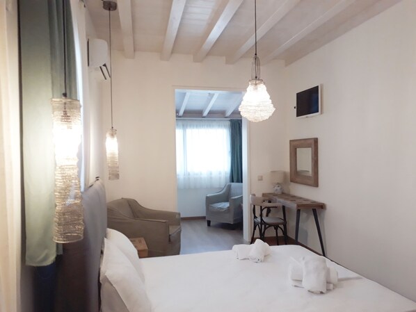 Desk, laptop workspace, iron/ironing board, free WiFi - Lefkada Princess (Lefkada)