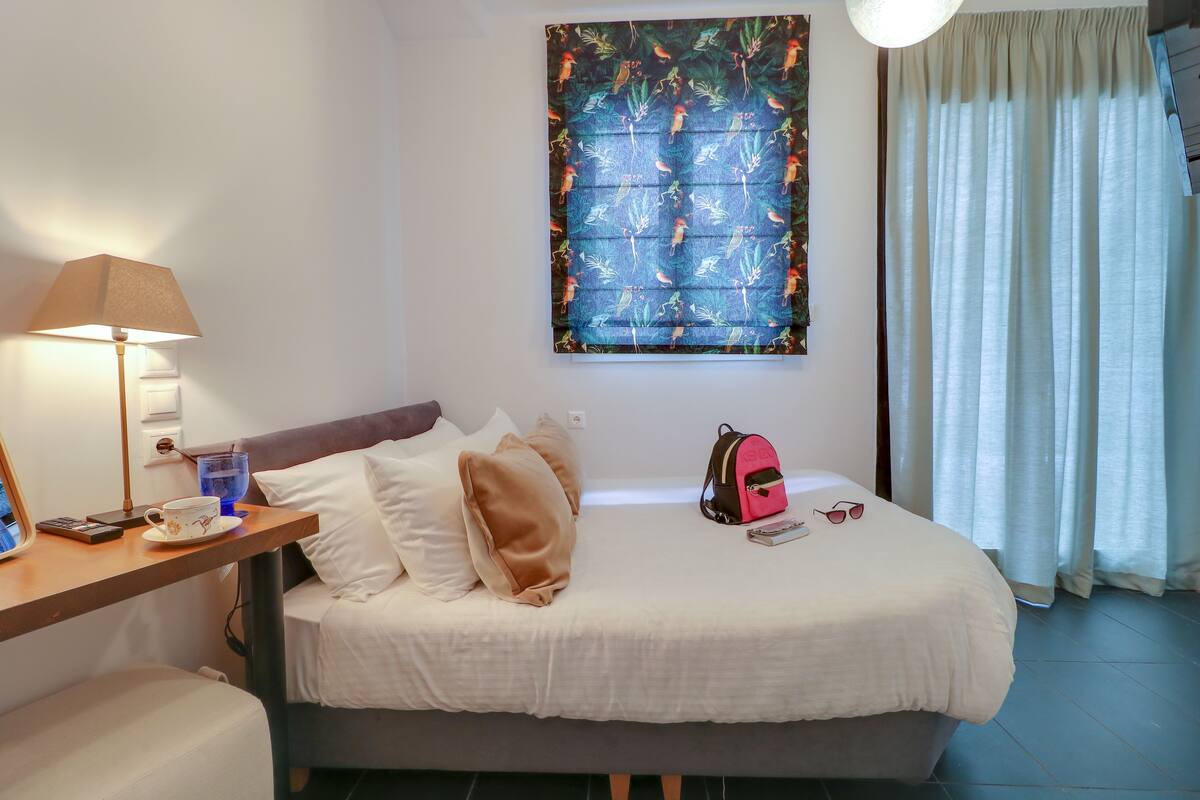 Economy Double Room, Balcony (Small, 303)