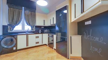 Presidential Apartment, 3 Bedrooms (200) | Private kitchen | Fridge, microwave, stovetop, coffee/tea maker