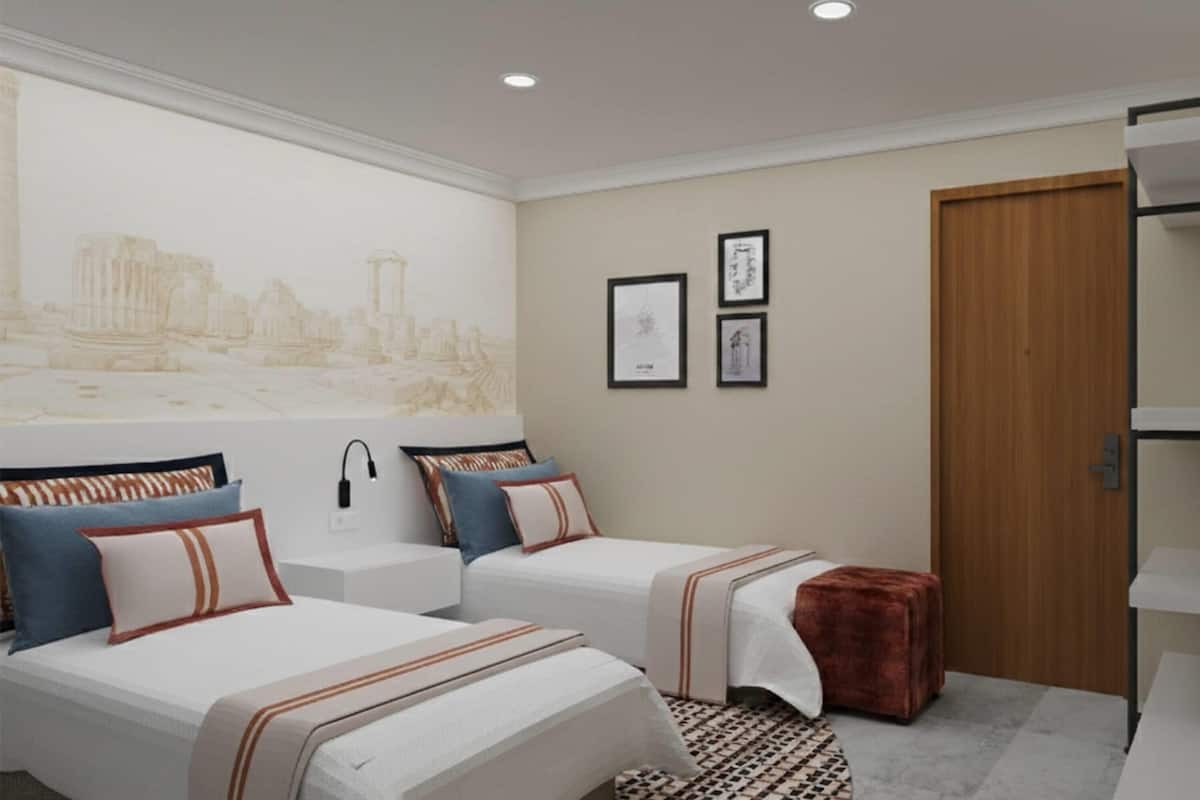 Deluxe Room, Multiple Beds, City View