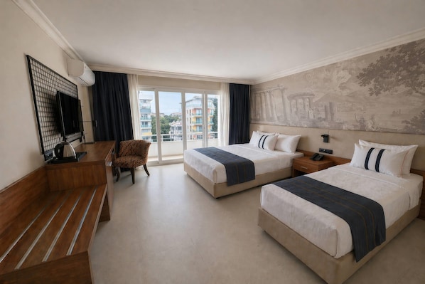 Standard Room, Multiple Beds, Sea View | Minibar, soundproofing, WiFi (free), bed sheets - TRYP by Wyndham Didim (Didim)