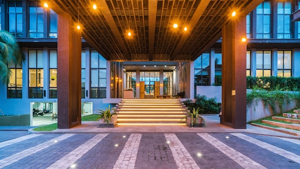 Property entrance - Saturdays Condominium by Favstay (Rawai)